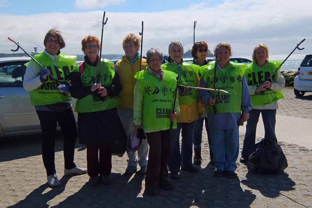 (left to right) Alison, Wendy, Hazel, Shirley, Pam, Hilary, Gill and Sue