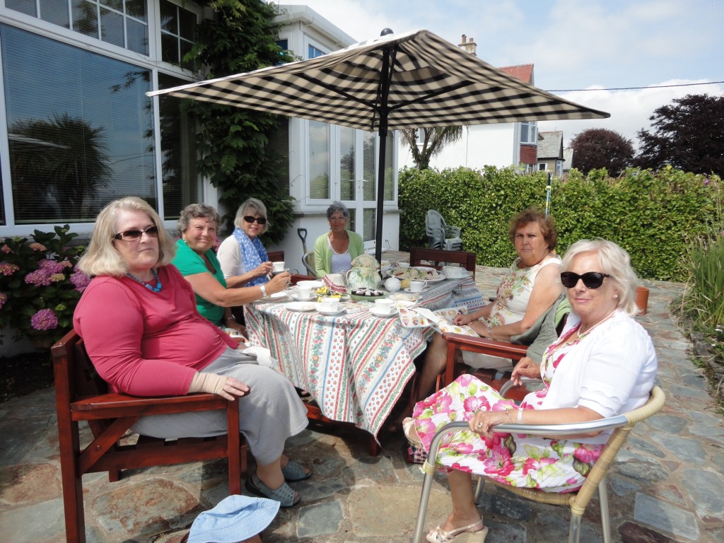 Pat Adams, Gill Gowland, Lis Davies, Shirley Battle, Pam Roebuck and Pat Gloyn