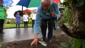 _74404095_230414joan2